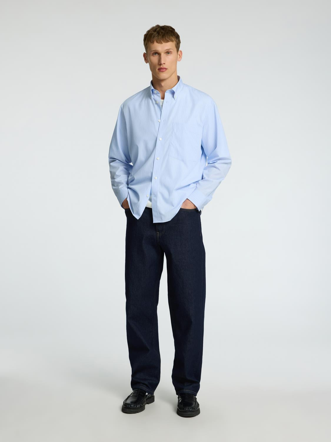 model_shot-front_full